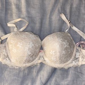 VS white lace bra